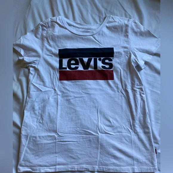 Levi’s basic tee - Picture 1 of 2